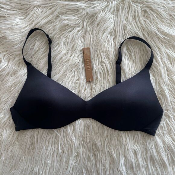 SKIMS Other - Skims Wireless Form Push Up Plunge Bra Onyx Size 40B
